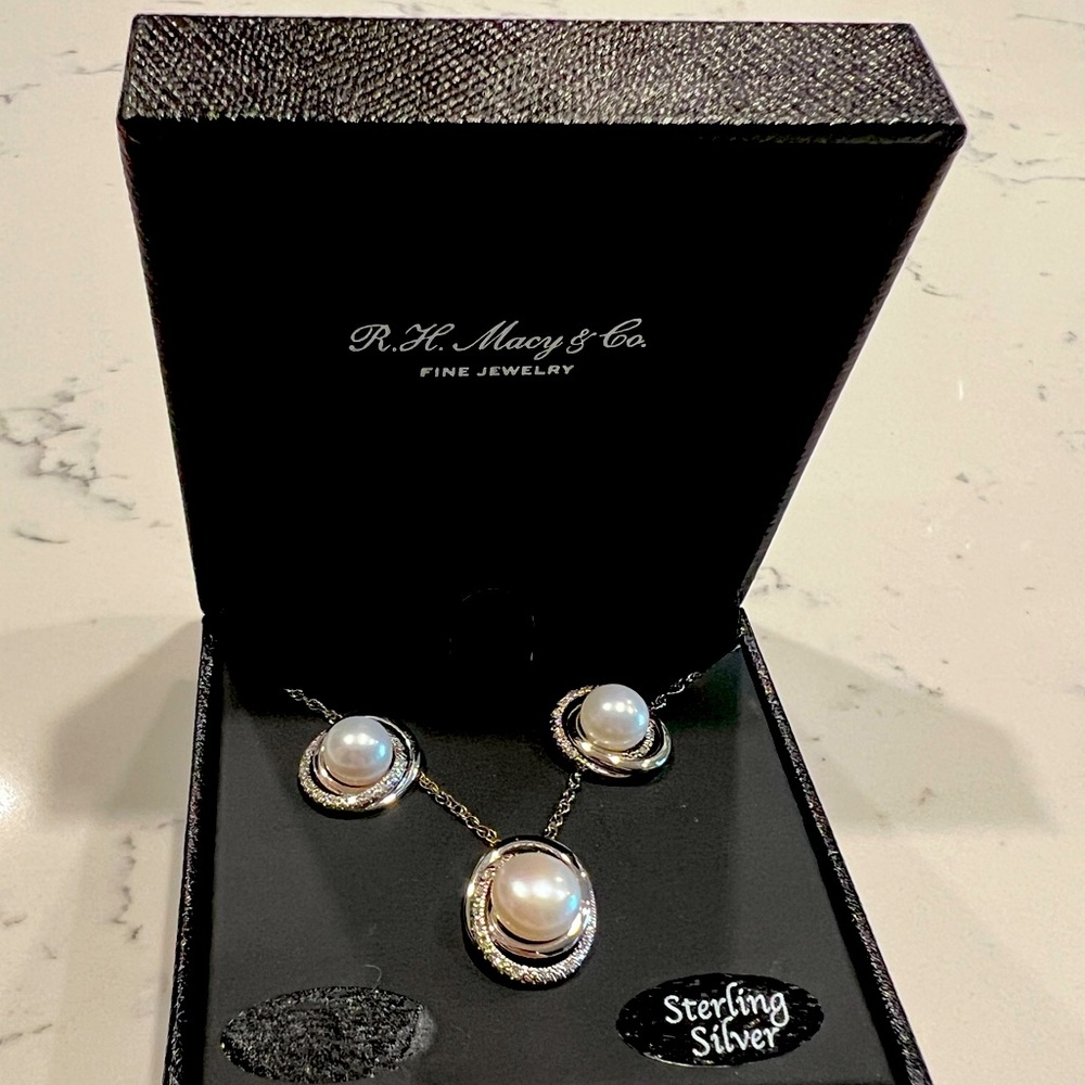 STILL AVAILABLE!!- 🤍✨Sterling Silver Pearl Earrings & Necklace Set 🤍✨